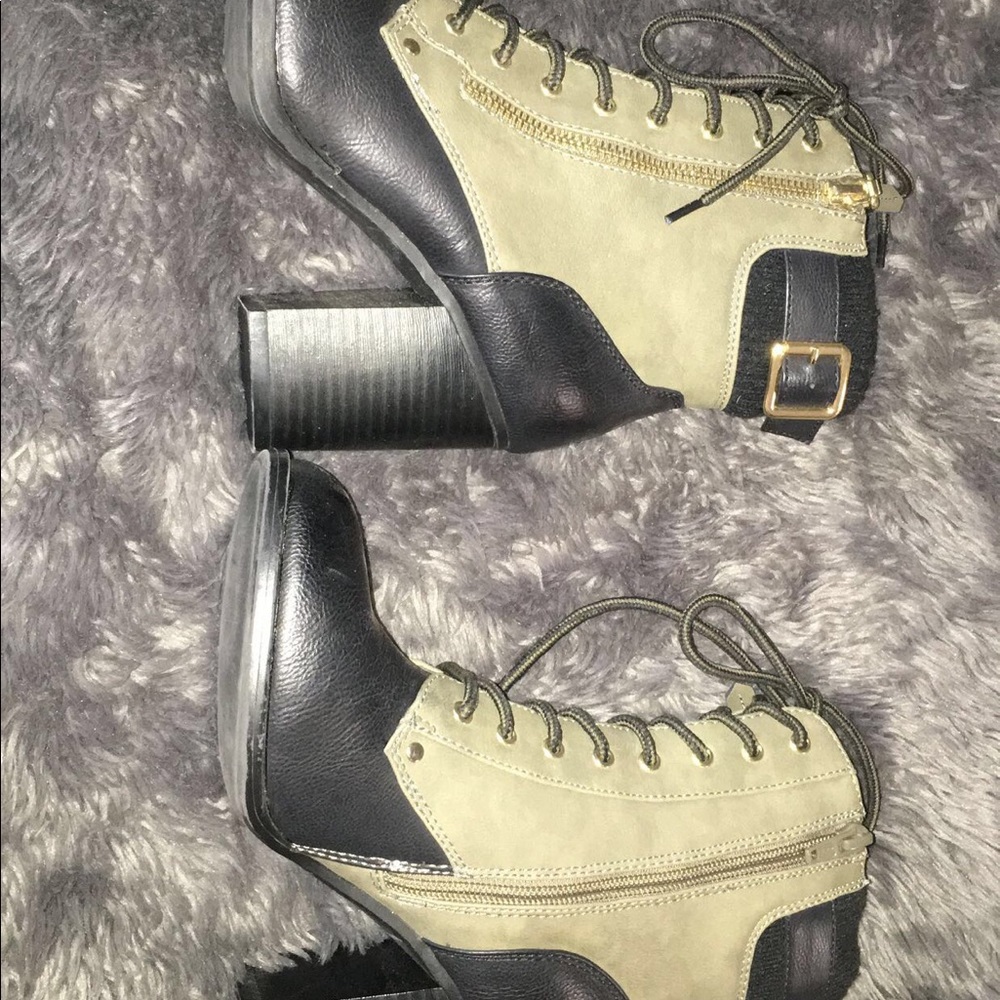 Apt. 9 Boot heels